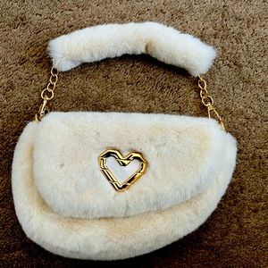 Shein heart bag that was never used